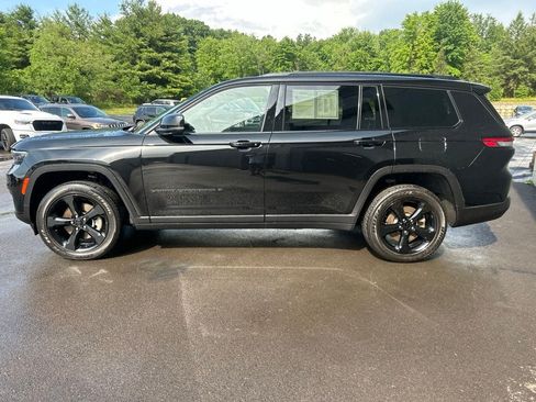 Used 2023 Jeep Grand Cherokee L Laredo AWD/4WD image 3