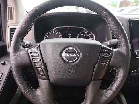 Used 2024 Nissan Frontier SV AWD/4WD image 10