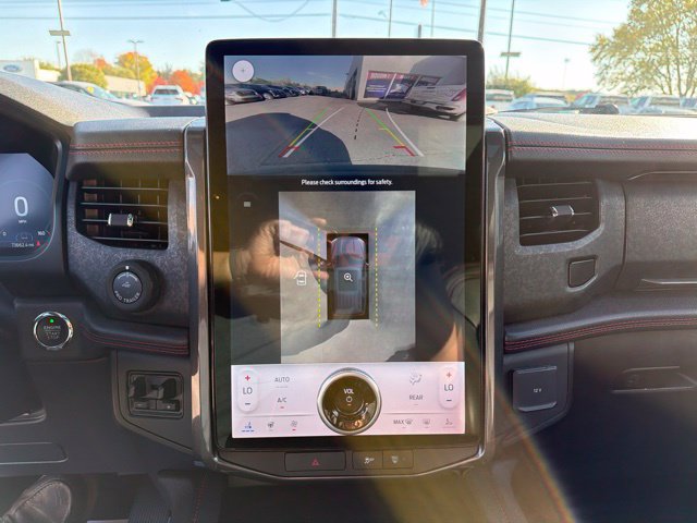 Used 2023 Ford Expedition Limited AWD/4WD image 19