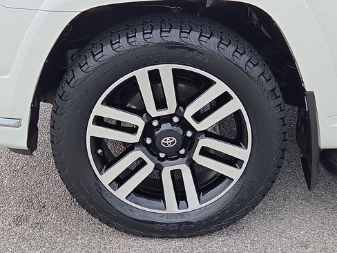 Used 2021 Toyota 4Runner Limited image 7