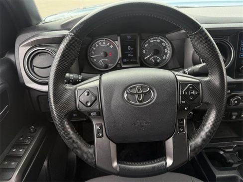 Used 2019 Toyota Tacoma TRD Sport w/ Technology Package image 13