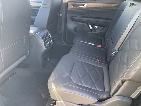 New 2026 Volkswagen Atlas SE image 13