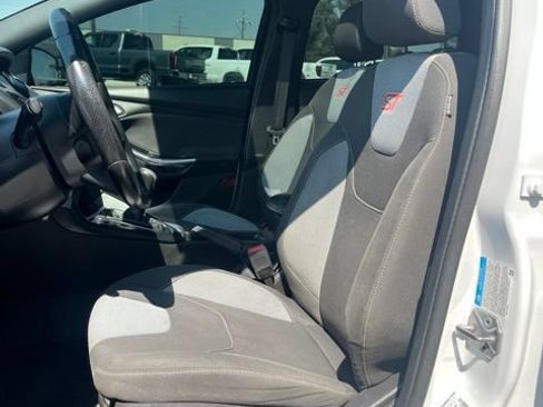 Used 2016 Ford Focus ST FWD image 29