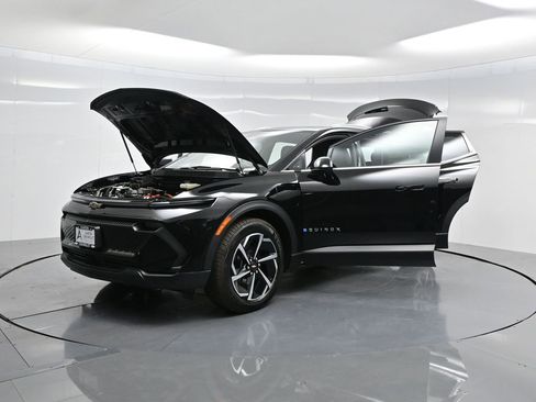 Used 2026 Chevrolet Equinox EV LT image 30