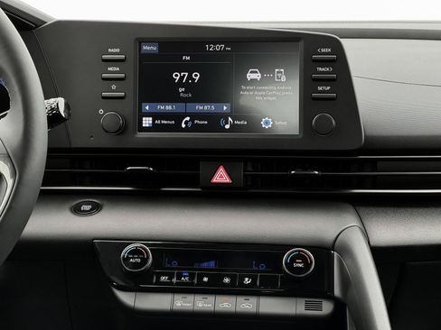 New 2025 Hyundai Elantra Sport FWD image 19