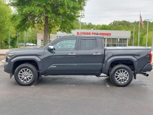 Used 2025 Toyota Tacoma Limited AWD/4WD image 6