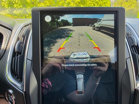 Used 2022 Ford Edge Titanium image 26