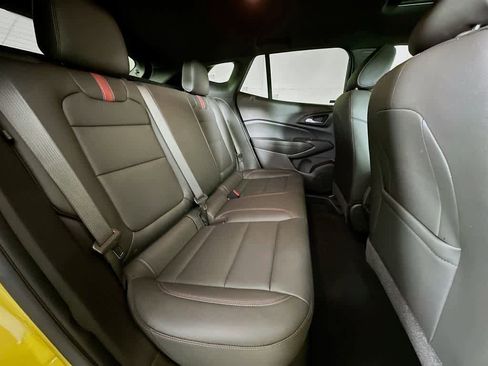 Used 2024 Chevrolet Trax RS w/ Sunroof Package image 31