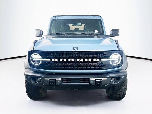 Used 2023 Ford Bronco Wildtrak image 2