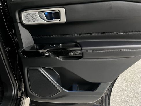 Used 2022 Ford Explorer Platinum w/ Equipment Group 601A image 63