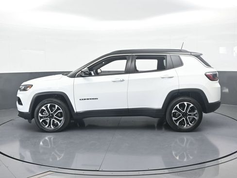 Used 2023 Jeep Compass Limited image 3