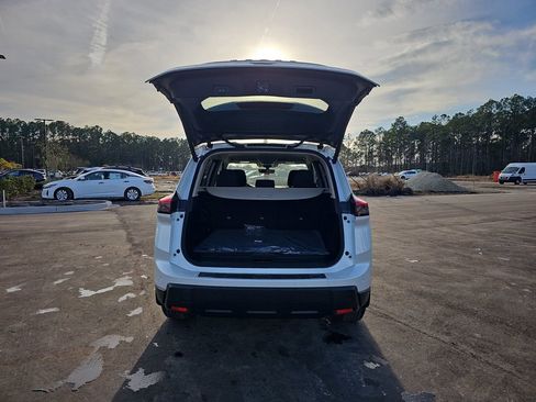 New 2026 Nissan Rogue SV FWD image 17
