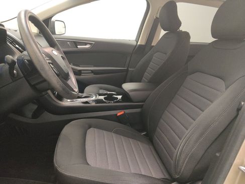 Used 2018 Ford Edge SE image 17