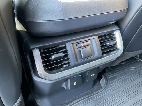 Used 2024 Ford F150 Platinum w/ FX4 Off-Road Package AWD/4WD image 43