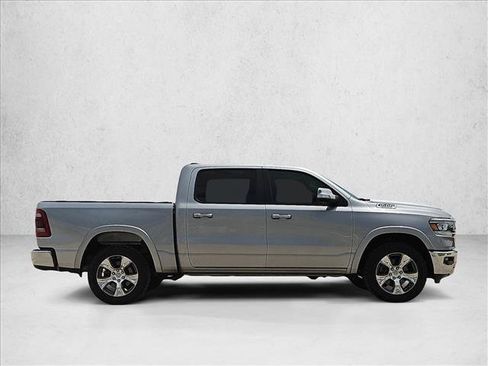Used 2019 RAM 1500 Laramie AWD/4WD image 4