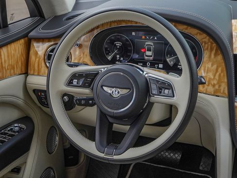 Certified 2023 Bentley Bentayga AWD/4WD image 38