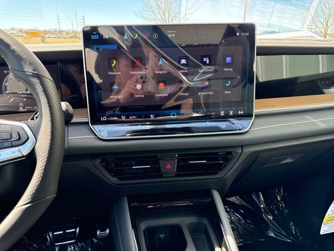 New 2026 Volkswagen Tiguan SEL R-Line image 13