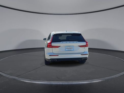 Used 2022 Volvo V60 T5 Cross Country AWD/4WD image 7