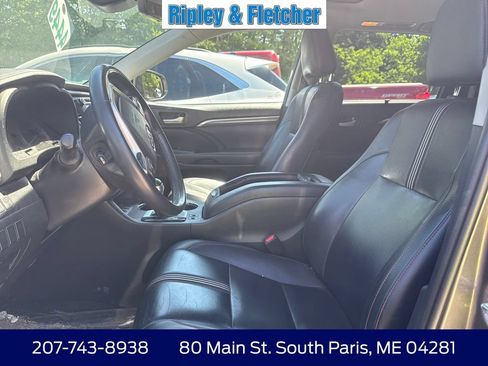 Used 2019 Toyota Highlander SE AWD/4WD image 6