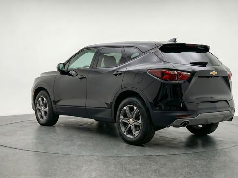 Used 2025 Chevrolet Blazer LT FWD image 6