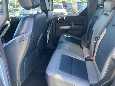 Used 2023 Ford Bronco Outer Banks AWD/4WD image 14