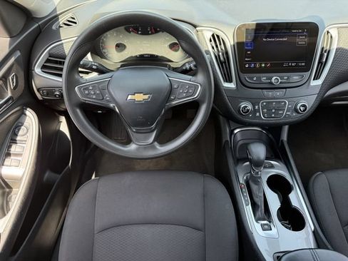 Used 2024 Chevrolet Malibu LT FWD image 12