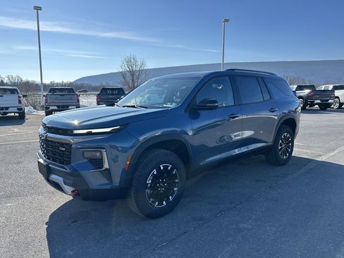 New 2026 Chevrolet Traverse Z71 w/ Driver Confidence Package image 3