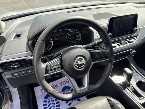 Used 2024 Nissan Altima 2.5 SR FWD image 16