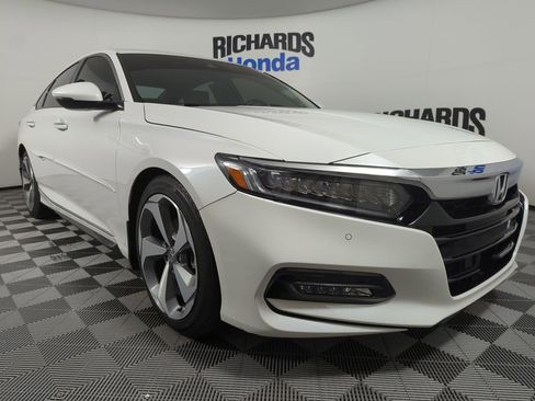 Certified 2019 Honda Accord Touring image 7