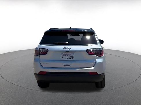 Used 2025 Jeep Compass Limited AWD/4WD image 12