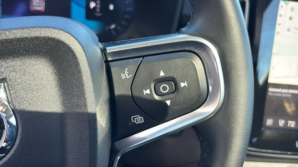 Certified 2026 Volvo XC40 B5 Plus AWD/4WD image 18