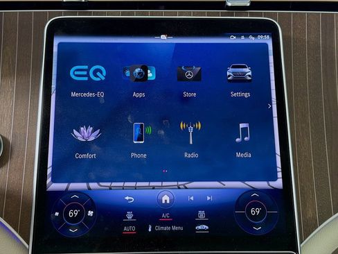Used 2023 Mercedes-Benz EQS 450+ 4MATIC SUV image 16