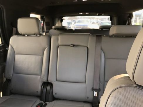 Certified 2024 GMC Yukon SLT image 9