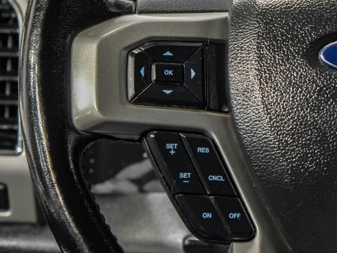 Used 2022 Ford F350 Lariat w/ Lariat Value Package AWD/4WD image 17