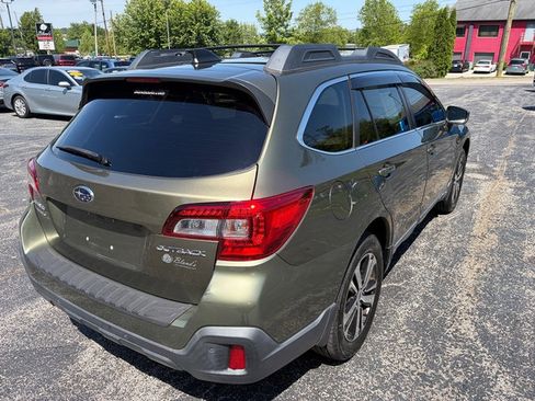 Used 2018 Subaru Outback 2.5i Limited AWD/4WD image 8