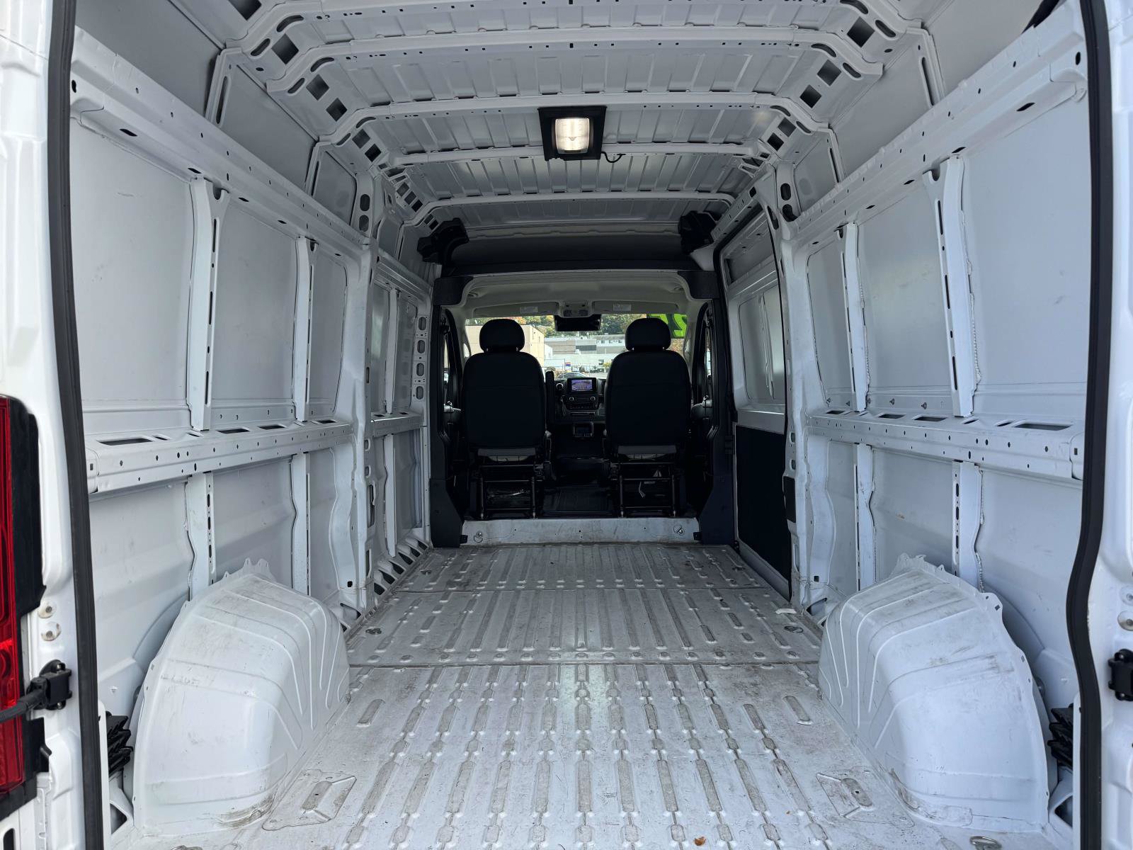 Used 2026 RAM ProMaster 2500 w/ Convenience Group FWD image 10