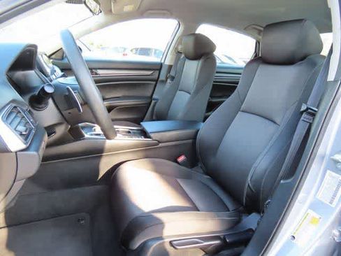 Used 2020 Honda Accord image 13