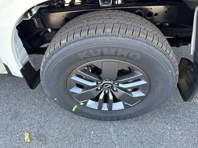 New 2027 Nissan Frontier SV RWD image 12