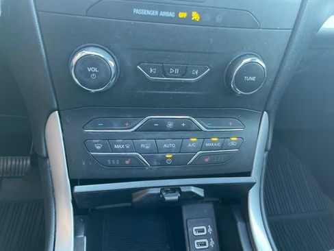 Used 2019 Ford Edge SEL w/ Equipment Group 201A AWD/4WD image 44