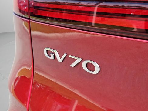Used 2023 Genesis GV70 2.5T w/ Select Package AWD/4WD image 10