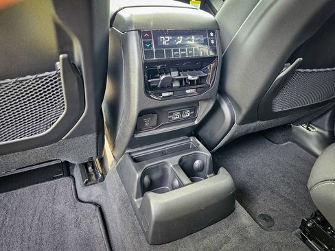 New 2026 Jeep Grand Cherokee L 4WD image 33