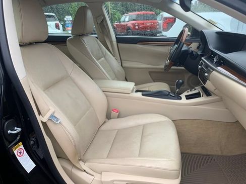 Used 2014 Lexus ES 300h w/ Luxury Package w/Bamboo Trim FWD image 16