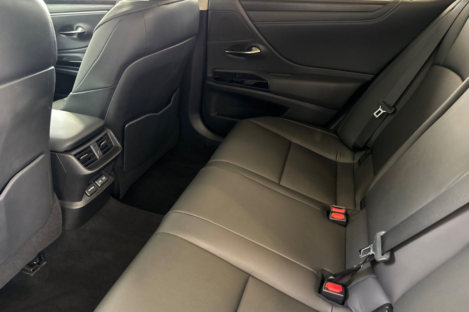 Certified 2025 Lexus ES 300h w/ Premium Package FWD image 15