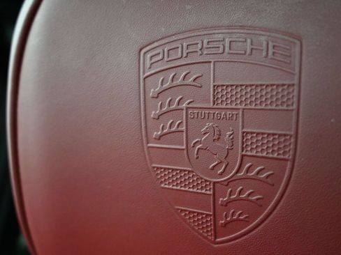 Certified 2025 Porsche Cayenne Coupe AWD/4WD image 11