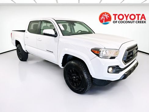 Used 2022 Toyota Tacoma SR5 image 1