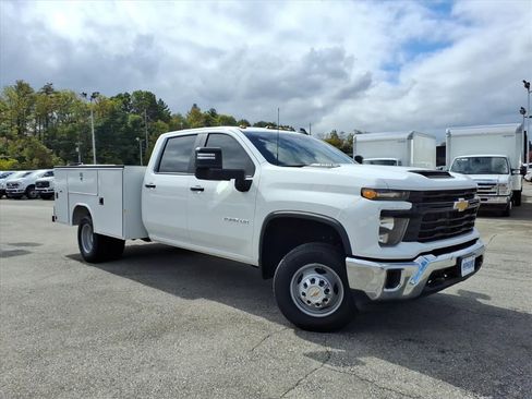 Used 2024 Chevrolet Silverado 3500 W/T w/ WT Convenience Package image 3