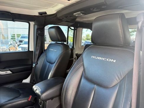 Used 2017 Jeep Wrangler Unlimited Rubicon AWD/4WD image 18