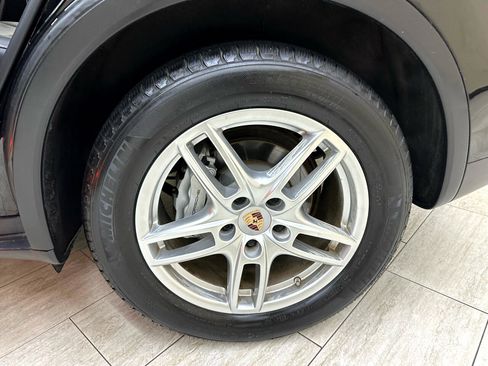 Used 2014 Porsche Cayenne S image 36