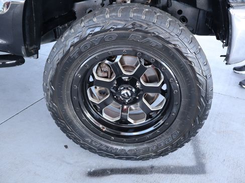 Used 2015 Ford F150 XLT image 25