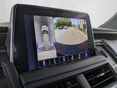 Used 2023 Chevrolet Tahoe Z71 w/ Luxury Package AWD/4WD image 15